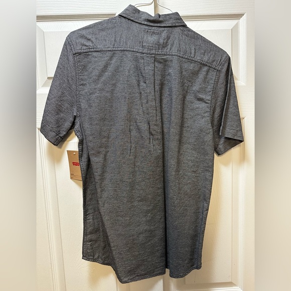 Levi’s Gray short sleeve button down shirt - Picture 2 of 6